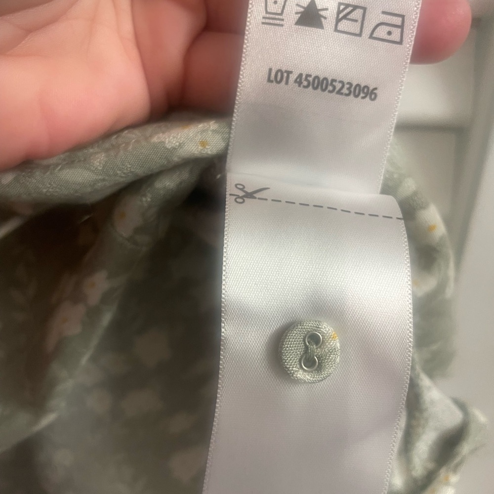 Buffalo by David Bitton Flutter Blouse Size S - Like New, light floral green top - Picture 11 of 12